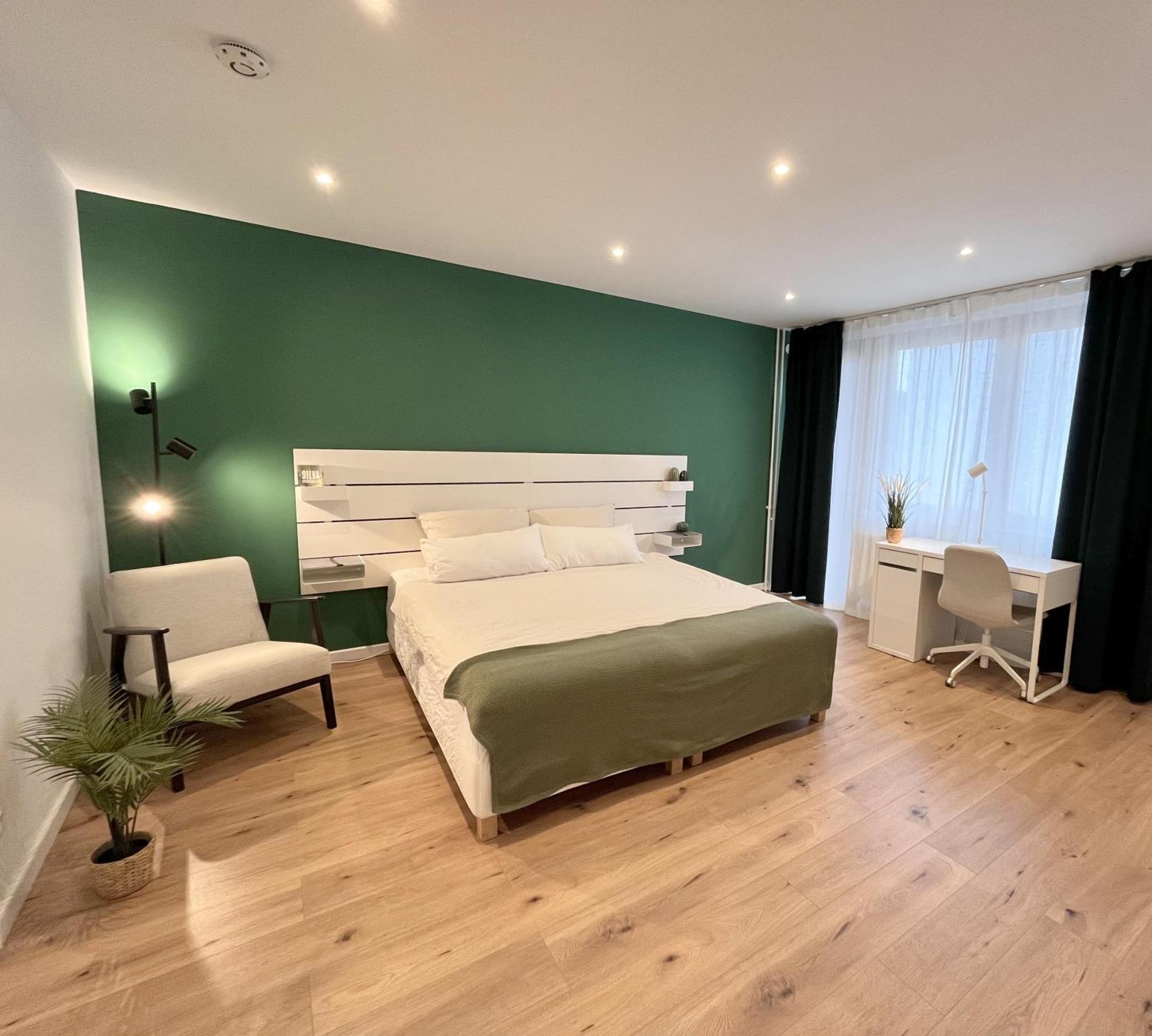 Goldstadt Apartments Пфорцхайм Екстериор снимка